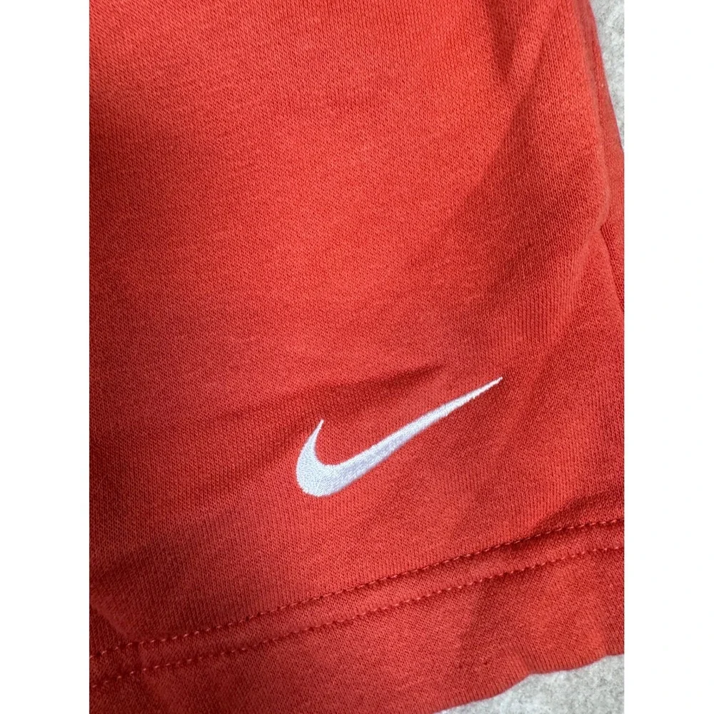 Nike sportswear essential